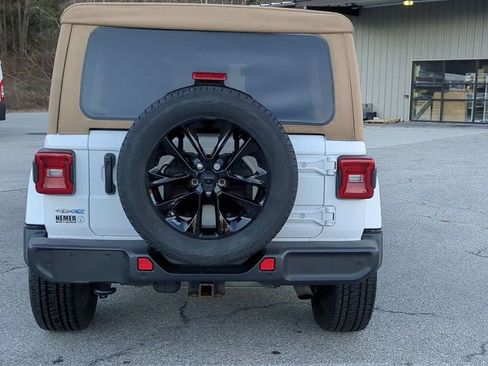 Used 2021 Jeep Wrangler Unlimited Sahara 4xe w/ Cold Weather Group image 9