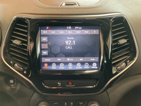 Used 2020 Jeep Cherokee Limited image 20