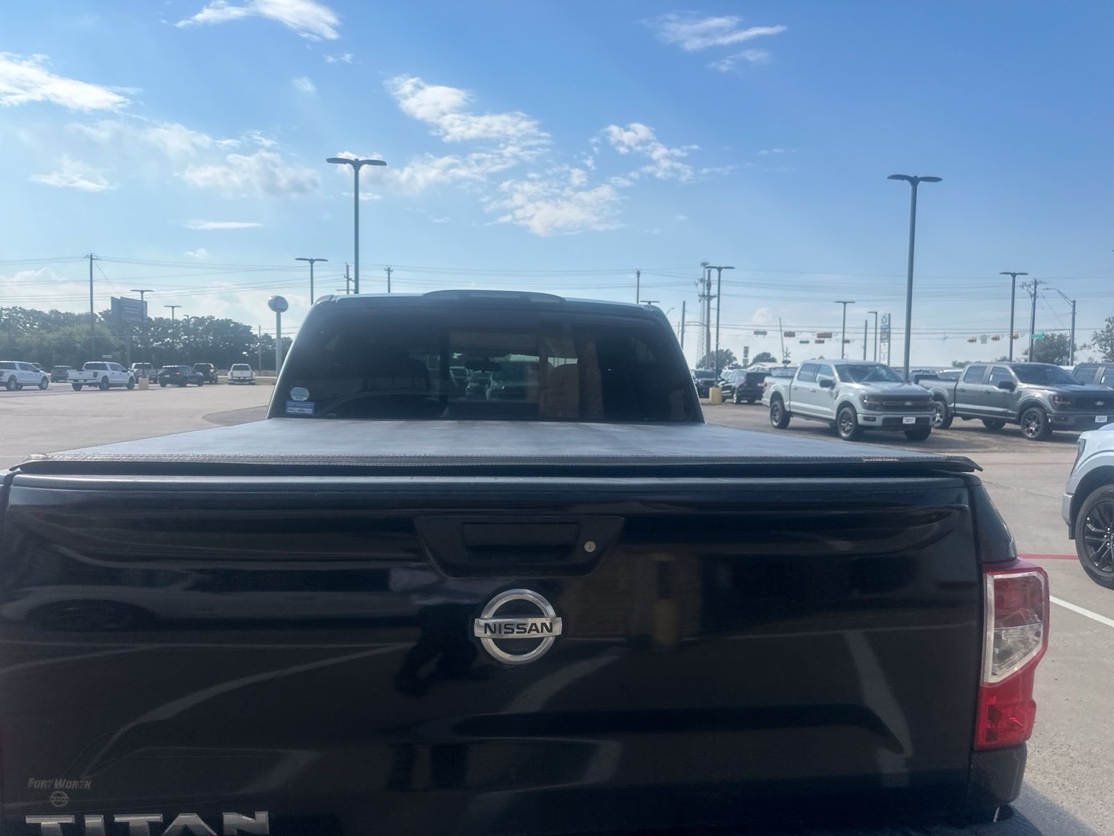 Used 2017 Nissan Titan S RWD image 4