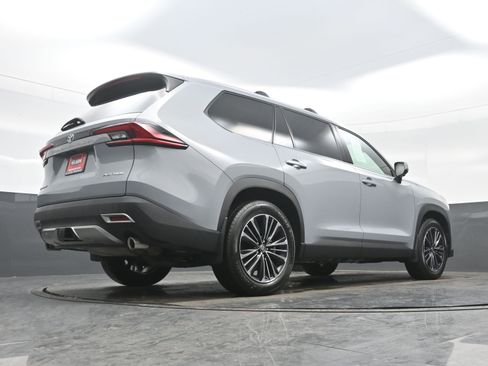 Used 2025 Toyota Grand Highlander MAX Platinum image 34