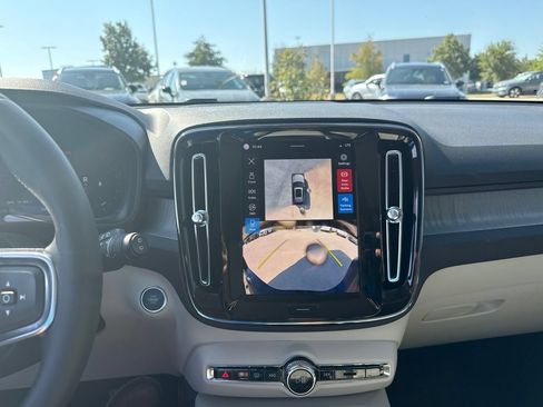 Used 2025 Volvo XC40 B5 Ultra w/ Protection Package Premier AWD/4WD image 29