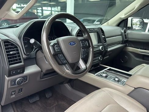 Used 2018 Ford Expedition Limited w/ Equipment Group 302A AWD/4WD image 13