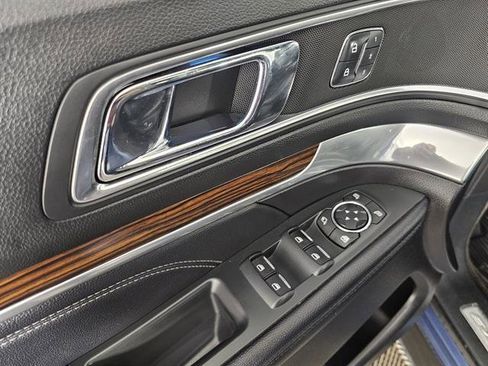 Used 2018 Ford Explorer Limited w/ Equipment Group 301A image 41
