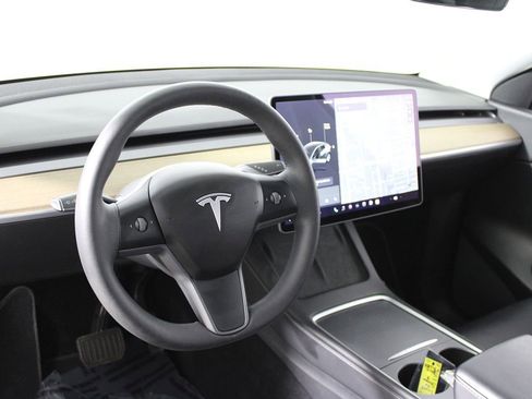 Used 2021 Tesla Model Y Long Range AWD/4WD image 7