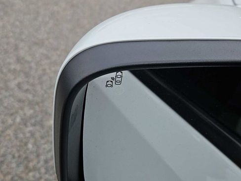 Used 2021 Jeep Renegade Latitude w/ Luxury Group I image 19