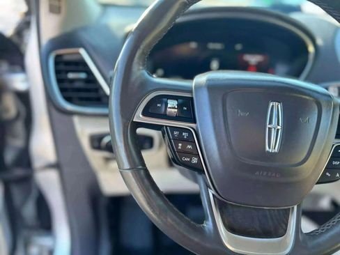 Used 2019 Lincoln Nautilus Reserve image 14