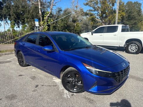 Used 2021 Hyundai Elantra SEL w/ Convenience Package FWD image 5