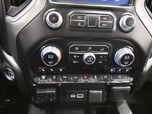 Used 2023 GMC Sierra 3500 Denali w/ Denali Ultimate Package image 26