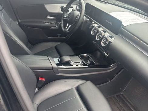 Used 2022 Mercedes-Benz A 220 4MATIC image 5