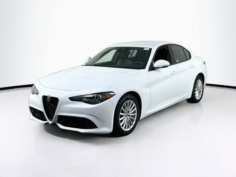 Used 2022 Alfa Romeo Giulia Sprint AWD/4WD image 1
