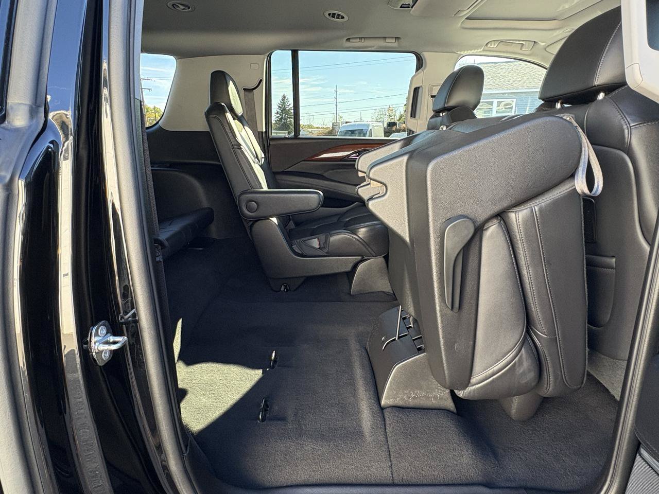 Used 2018 Cadillac Escalade ESV Luxury AWD/4WD image 24