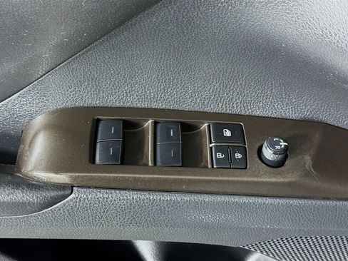 Used 2022 Toyota Camry SE image 23