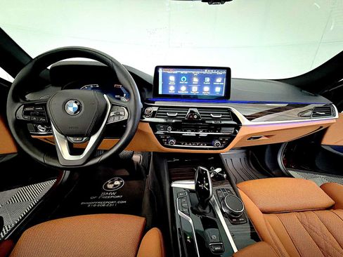Certified 2023 BMW 530i xDrive w/ Convenience Package AWD/4WD image 17