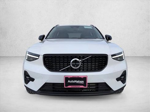 New 2026 Volvo XC40 B5 Plus w/ Climate Package AWD/4WD image 6