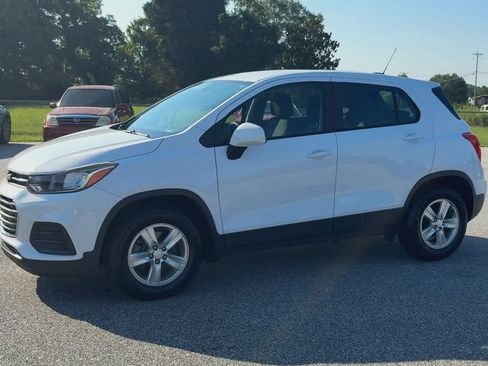 Used 2019 Chevrolet Trax LS FWD image 5