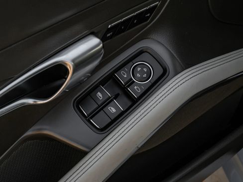 Used 2014 Porsche Cayman RWD image 36