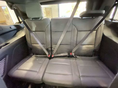Used 2022 Chevrolet Tahoe Z71 w/ Luxury Package AWD/4WD image 35