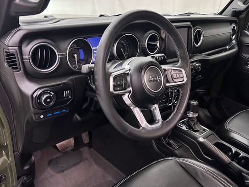 Used 2023 Jeep Wrangler Unlimited Sahara w/ Cold Weather Group AWD/4WD image 11