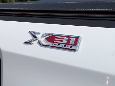 Used 2020 GMC Sierra 1500 SLT w/ SLT Premium Plus Package AWD/4WD image 13