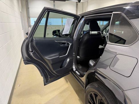 Certified 2022 Toyota RAV4 XSE w/ XSE Grade Weather Package AWD/4WD image 16