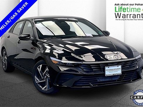 Used 2025 Hyundai Elantra Sport image 1
