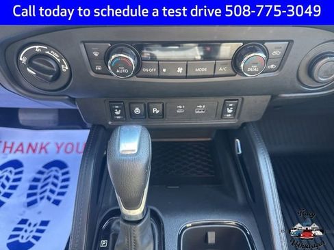 Used 2022 Nissan Frontier PRO-4X w/ Pro-4X Premium Package image 9