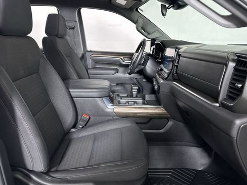 Used 2025 Chevrolet Silverado 1500 LT Trail Boss w/ Convenience Package II AWD/4WD image 29