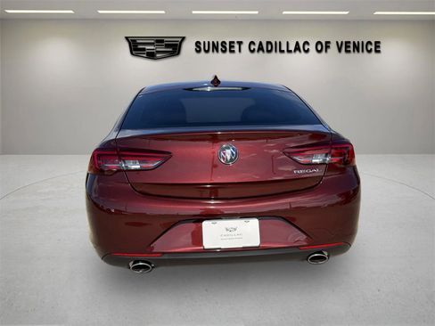 Used 2020 Buick Regal Preferred image 4