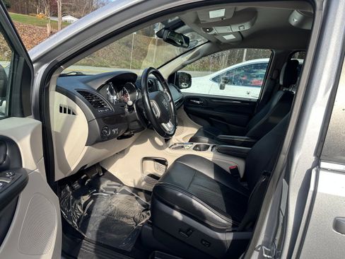 Used 2020 Dodge Grand Caravan Crew w/ Quick Order Package 29L image 39