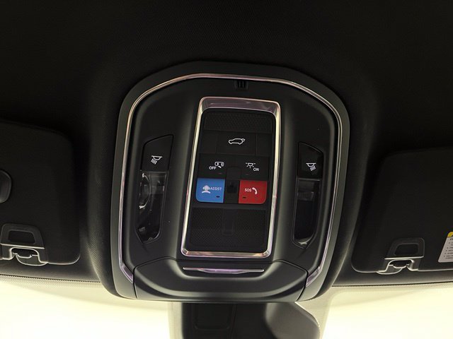Used 2025 Jeep Grand Cherokee Limited AWD/4WD image 37
