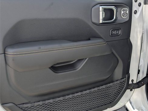 New 2026 Jeep Wrangler Unlimited Sahara AWD/4WD image 14