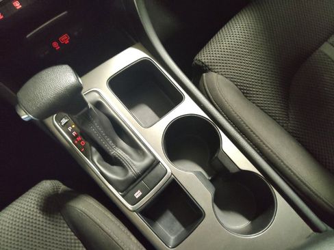 Used 2020 Kia Optima LX image 26