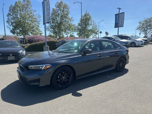 Used 2025 Honda Civic Sport image 5