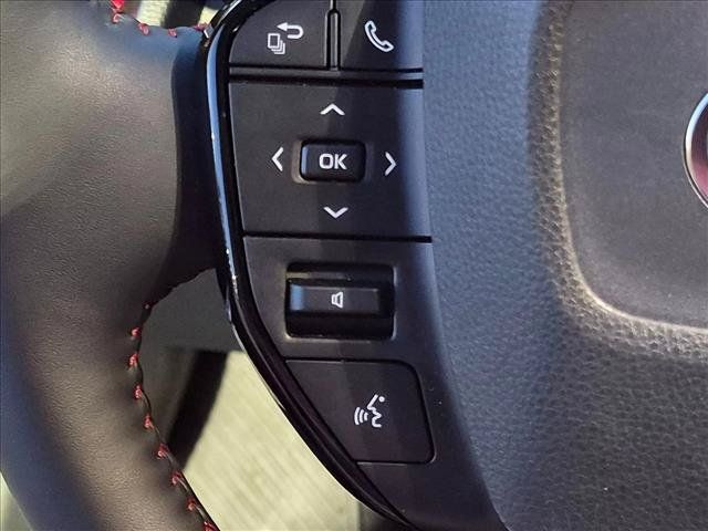 Used 2026 Toyota Prius Plug-In Hybrid FWD image 6