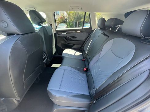 Used 2026 Volkswagen Tiguan SE AWD/4WD image 23