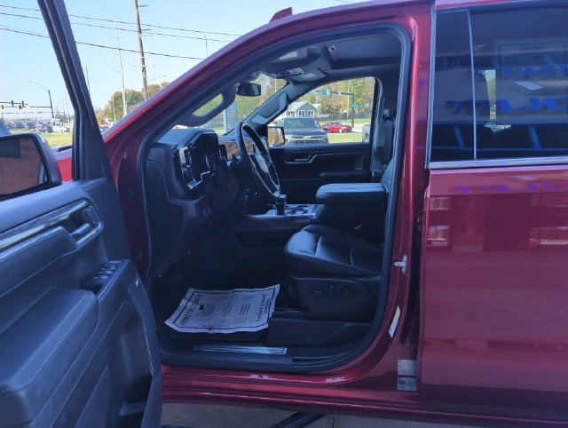 Used 2023 Chevrolet Silverado 1500 LTZ w/ LTZ Convenience Package II AWD/4WD image 12