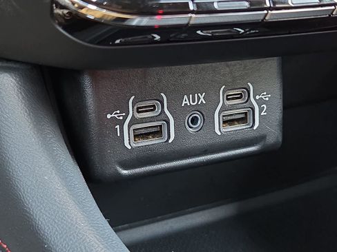 Used 2024 Dodge Durango GT image 33