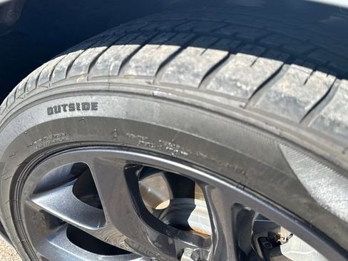 Used 2023 Chrysler 300 Touring w/ Sport Appearance Package image 25