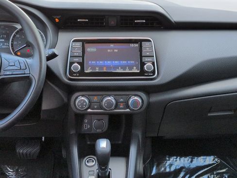 Certified 2025 Nissan Kicks Play S FWD image 18
