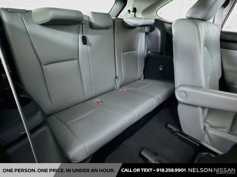 Used 2022 Toyota Highlander XLE AWD/4WD image 27