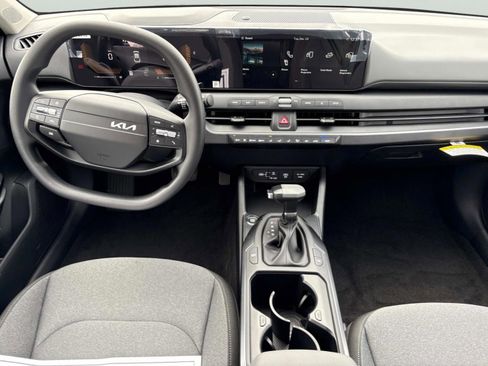 New 2025 Kia K4 LXS image 14