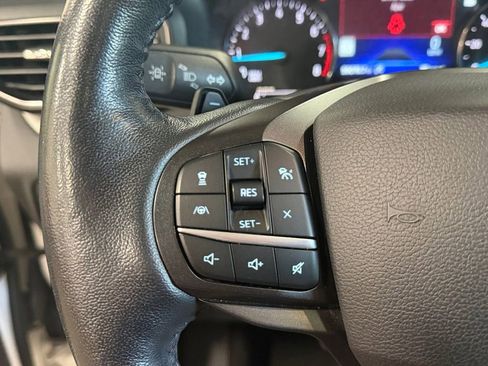 Used 2020 Ford Explorer XLT w/ Equipment Group 202A AWD/4WD image 30