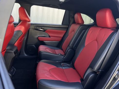 Used 2022 Toyota Highlander XSE image 20