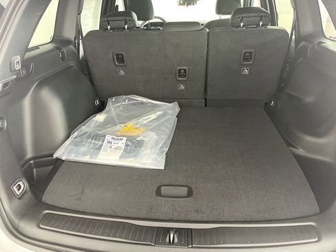 New 2025 Jeep Grand Cherokee Laredo w/ Luxury Tech Group I image 28