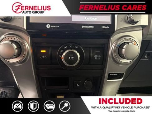 Used 2022 Toyota 4Runner SR5 Premium w/ Moonroof Package AWD/4WD image 38
