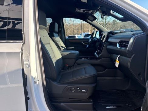 New 2026 GMC Yukon Denali w/ LPO, Floor Liner Package image 48