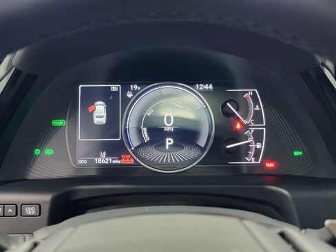 Used 2024 Lexus ES 300h w/ Premium Package image 31