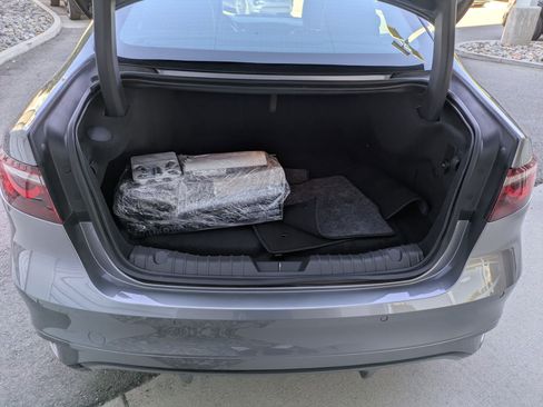 Used 2024 Jaguar XF R-Dynamic SE image 33