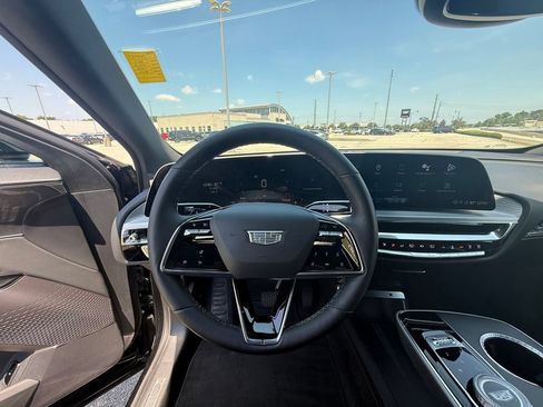 Certified 2024 Cadillac Lyriq Luxury AWD/4WD image 19