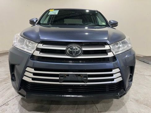 Used 2018 Toyota Highlander LE image 4
